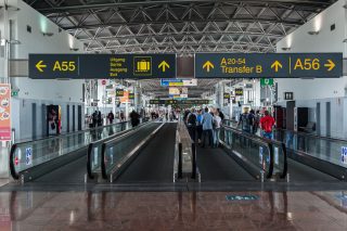Ημίμετρα Κομισιόν και για τις αεροπορικές μεταφορές